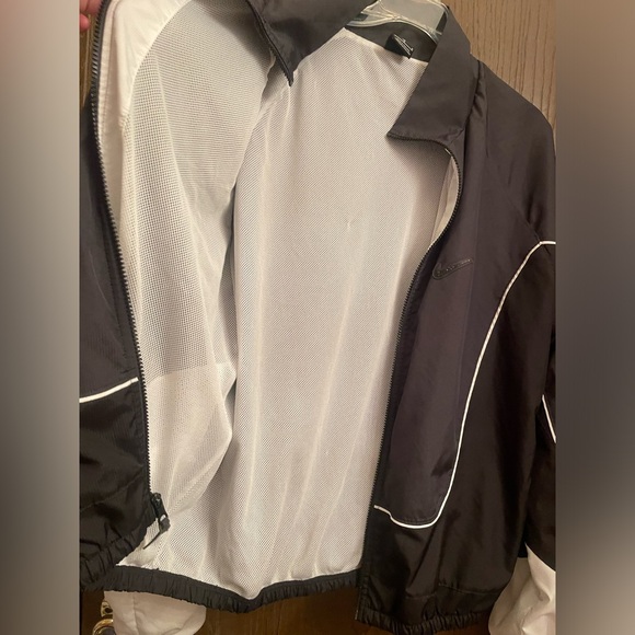 Nike Lightweight Running Jacket Full Zip Windbreaker Grey,Black,White Womens M - Picture 12 of 14